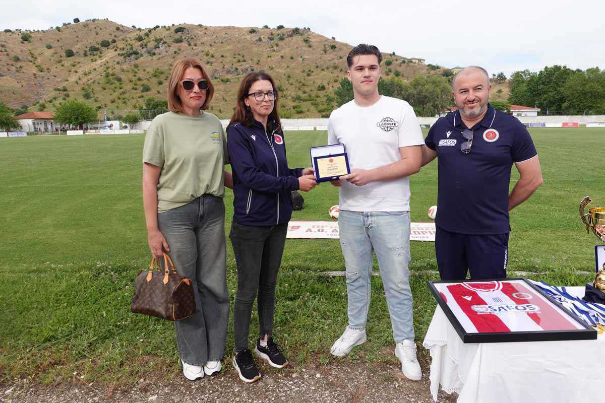 Διγενής των… ανόδων. Φιέστα στο Νεοχώρι και βραβεύσεις