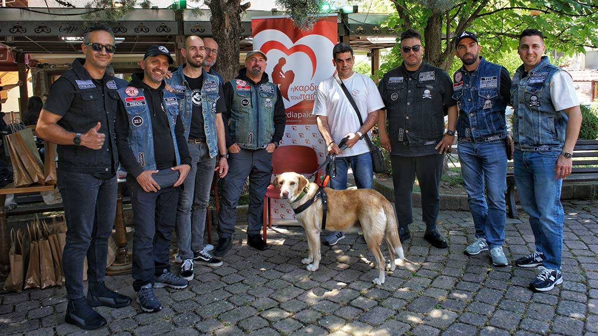 Vespa στα Μετέωρα: Συνάντηση με κοινωνικό μήνυμα