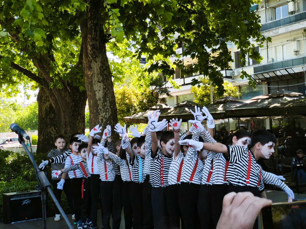 Γιορτή δημιουργικότητας στην πλατεία Ρήγα Φεραίου με το «Θε-ΤΑΛΩΣ»