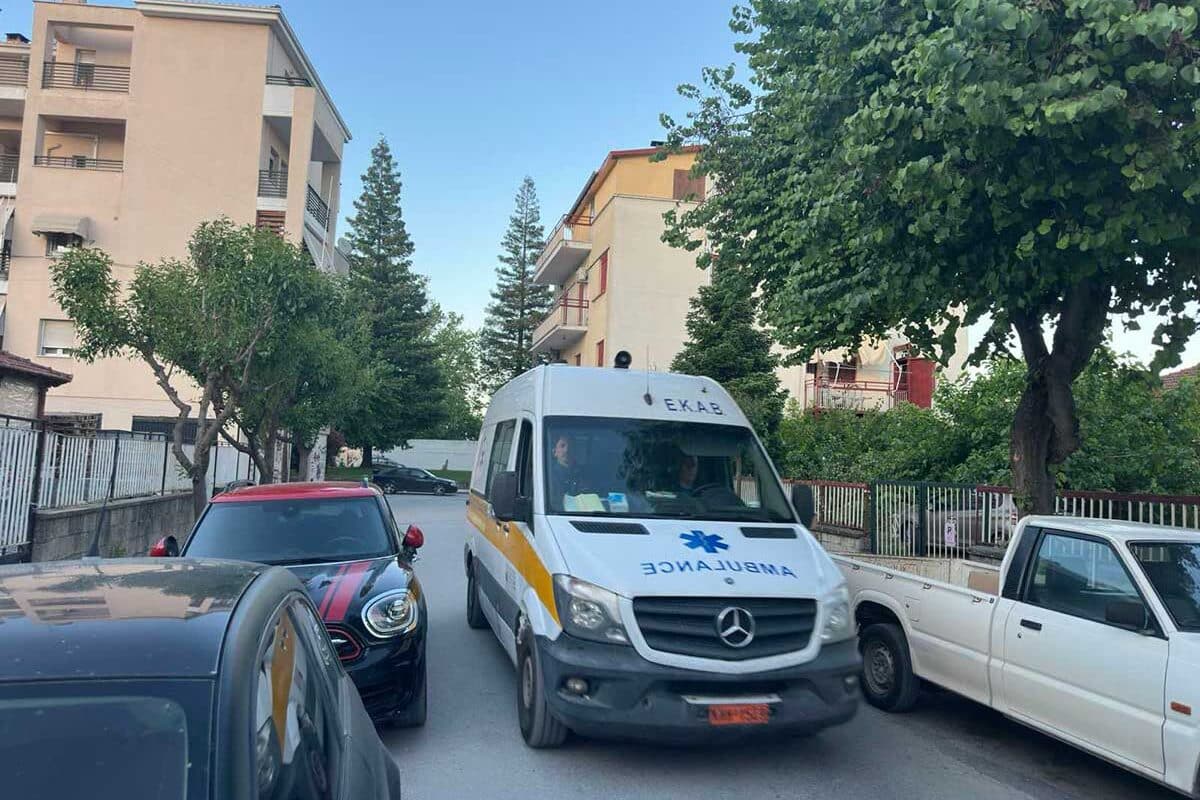 Κινητοποίηση ΕΚΑΒ και ΔΙΑΣ για αδιαθεσία παιδιού στα Τρίκαλα