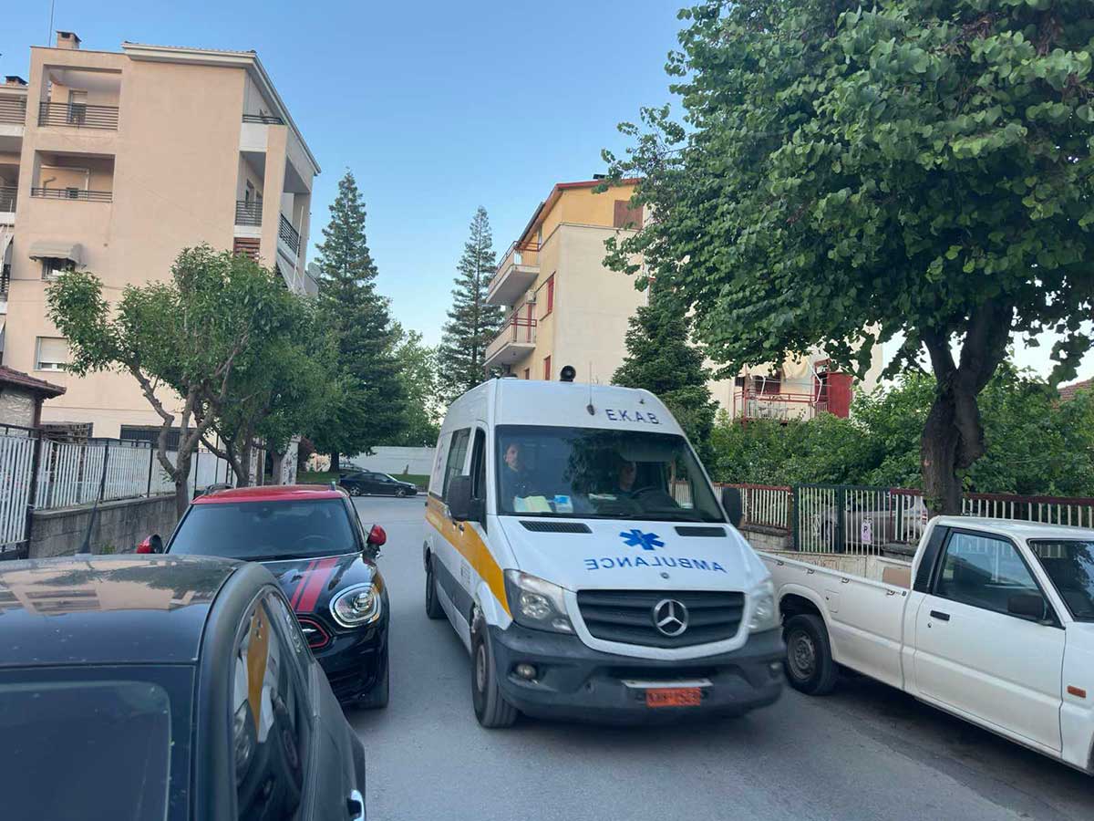 Κινητοποίηση ΕΚΑΒ και ΔΙΑΣ για αδιαθεσία παιδιού στα Τρίκαλα
