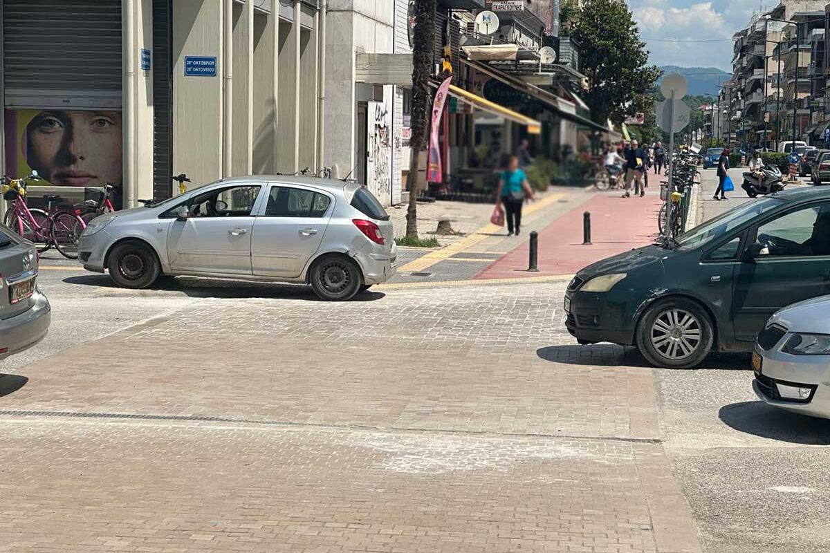 Κεντρική πλατεία: Διάβαση ή τυφλό σημείο;