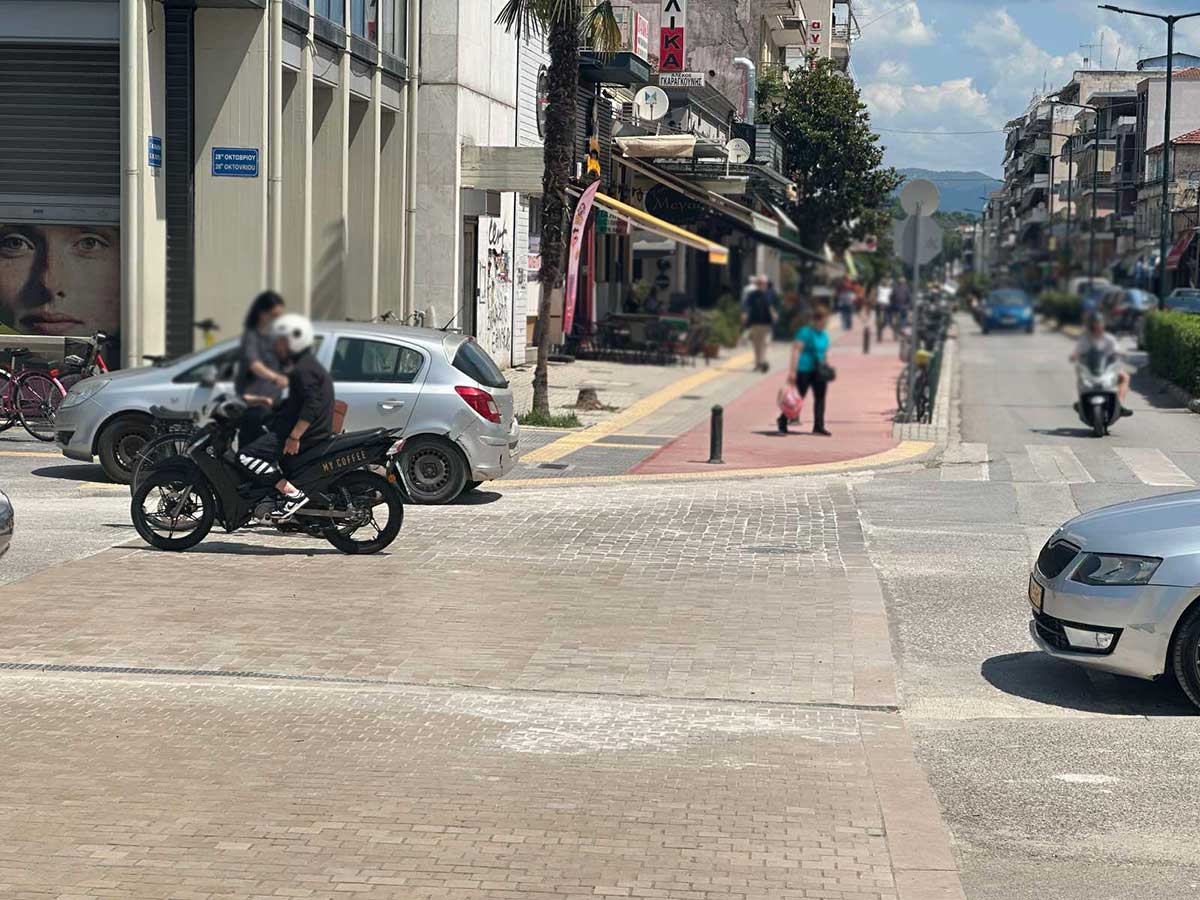 Κεντρική πλατεία: Διάβαση ή τυφλό σημείο;