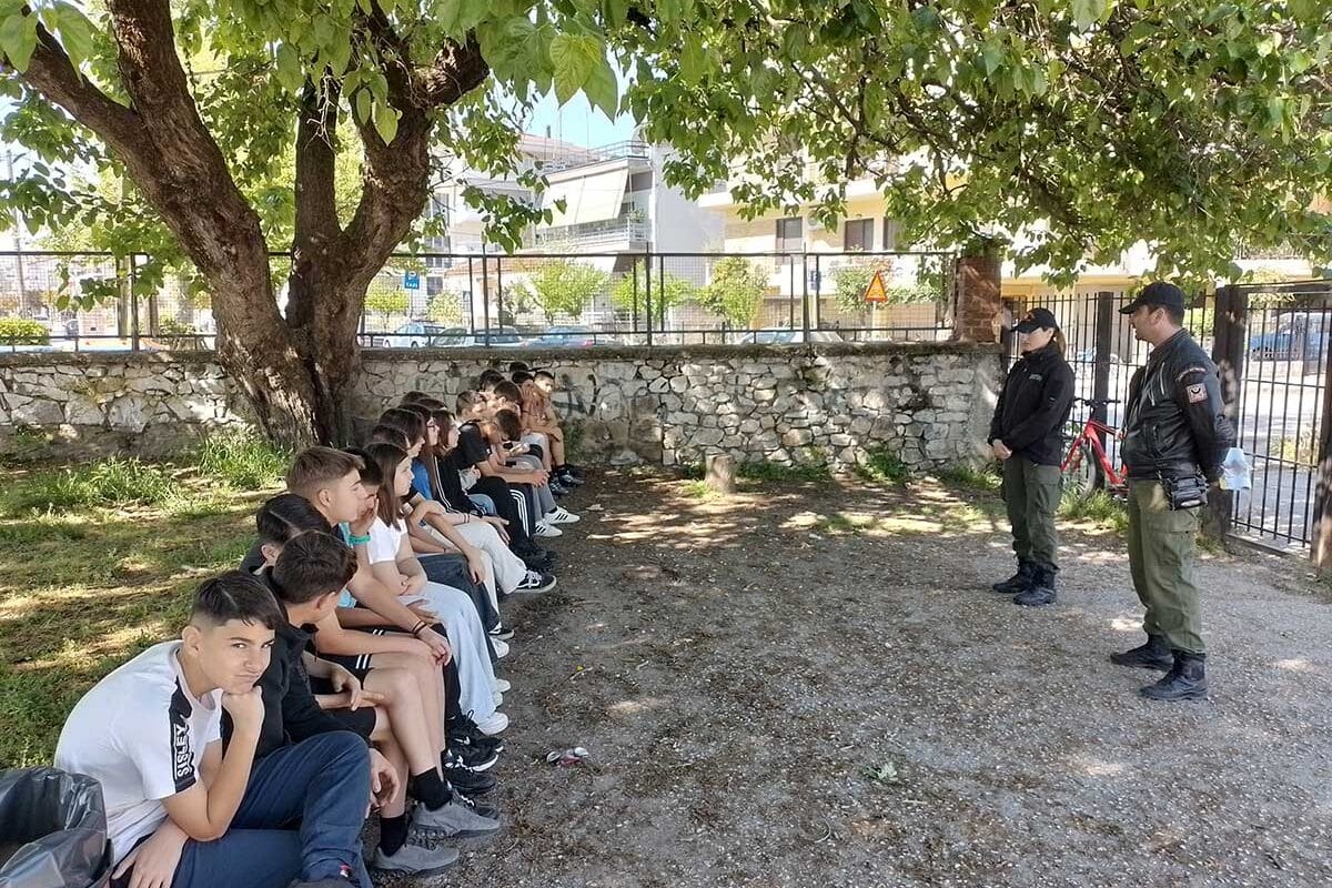 1ο Γυμνάσιο Τρικάλων: Μαθητές φρόντισαν τη γειτονιά