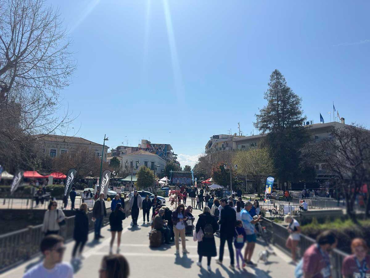 Αγίου Πνεύματος: Κλειστά τα καταστήματα στα Τρίκαλα
