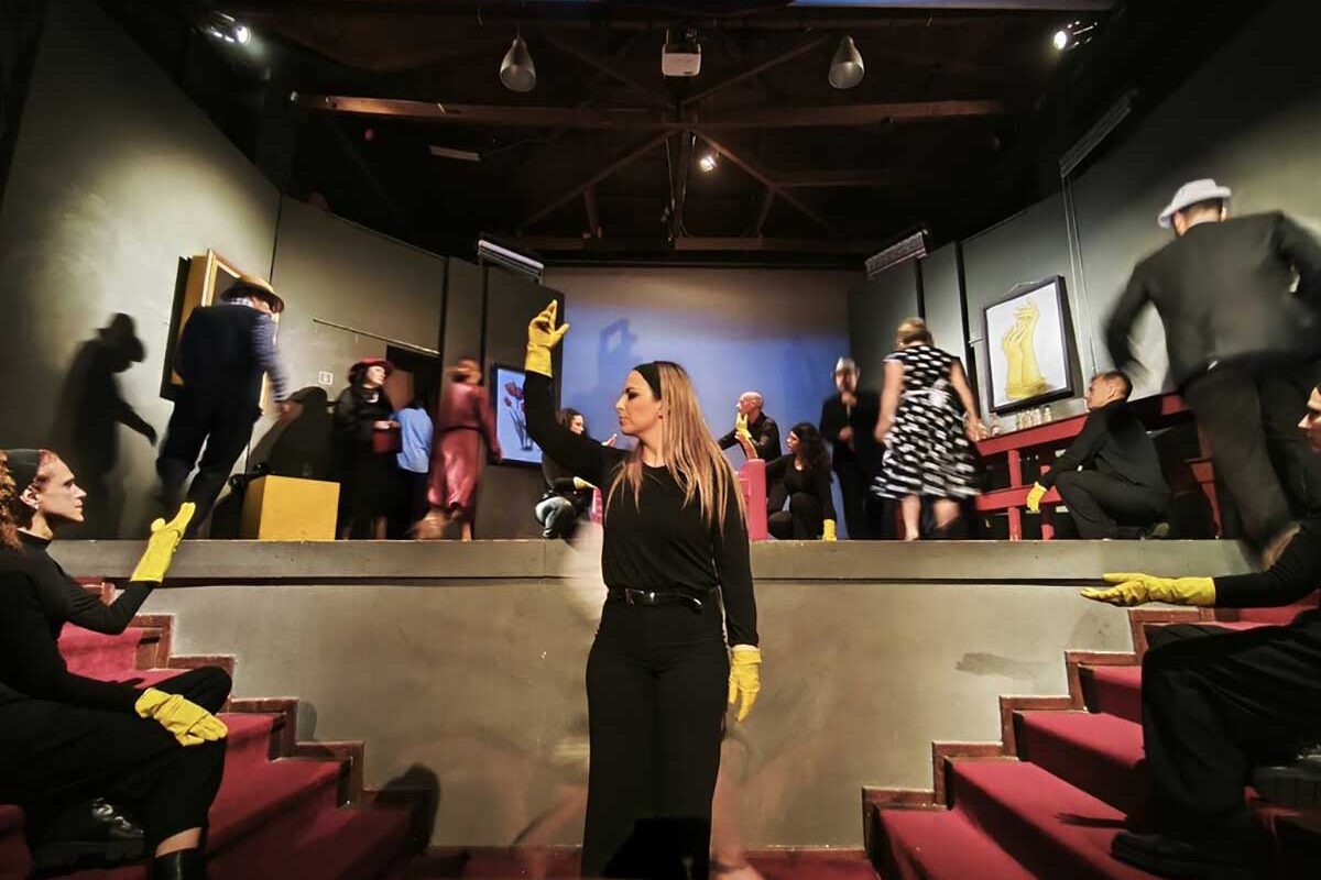 Sold out οι παραστάσεις για τα «Κίτρινα Γάντια» στα Τρίκαλα