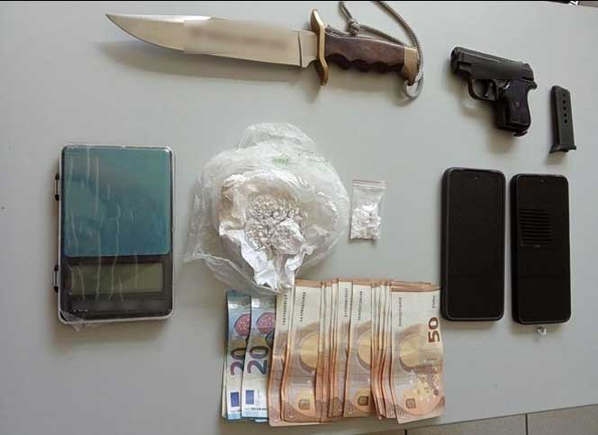 Λάρισα: Δύο συλλήψεις για κοκαΐνη και όπλο