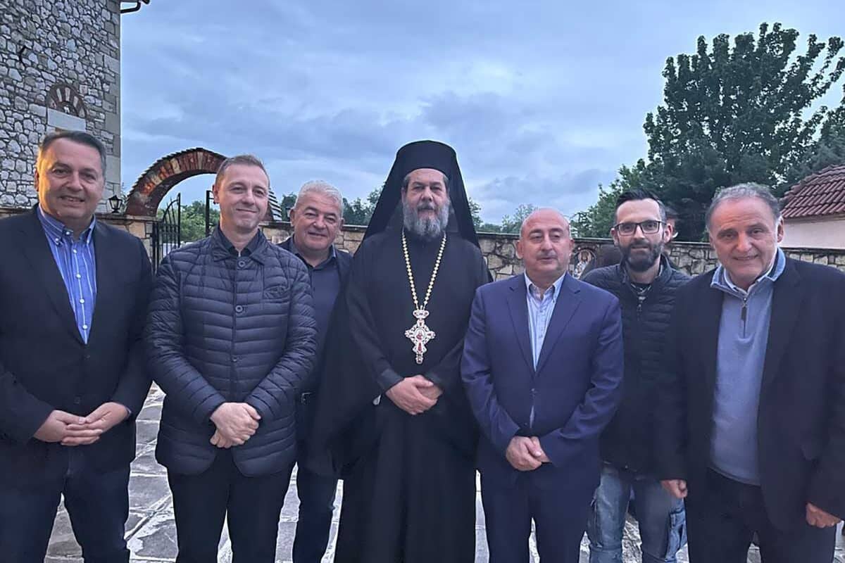 Σακκάς: Επαφές σε Καρυές, Λόγγο, Πυργετό
