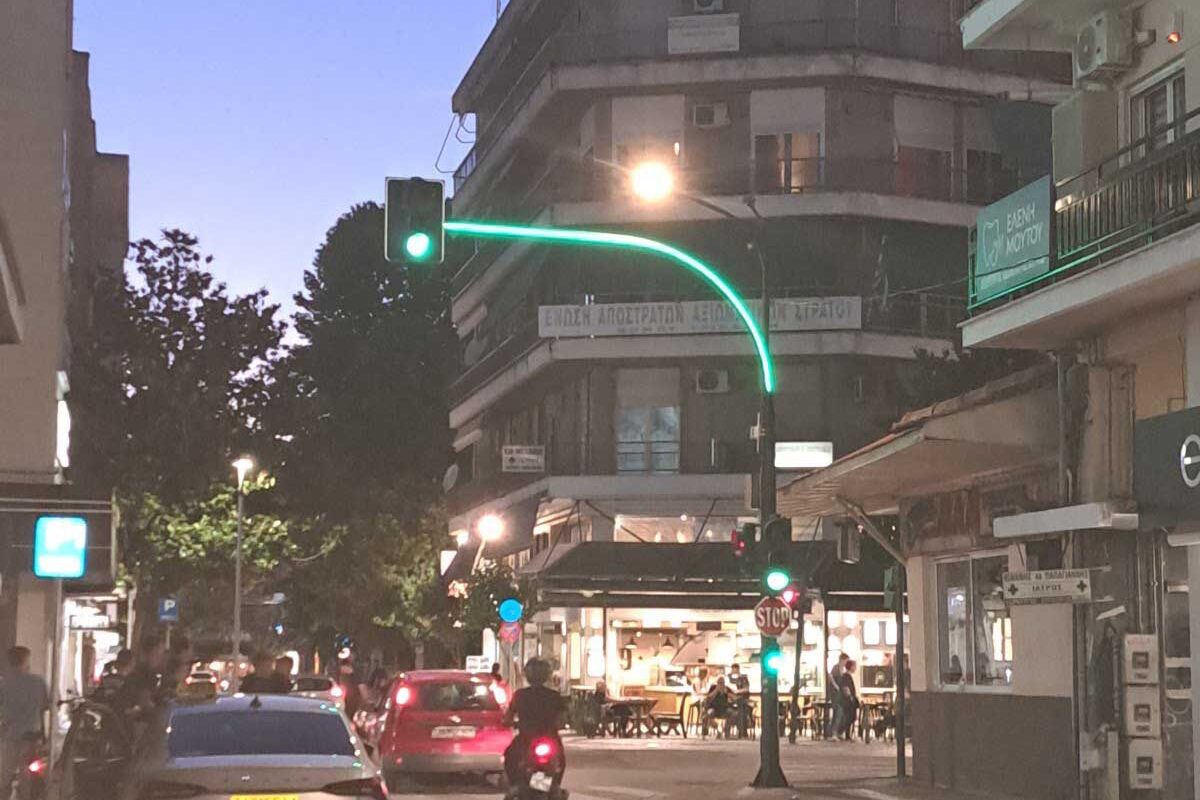 Έξυπνα φανάρια στα Τρίκαλα με σφραγίδα ΠΑΖΑΪΤΗ!