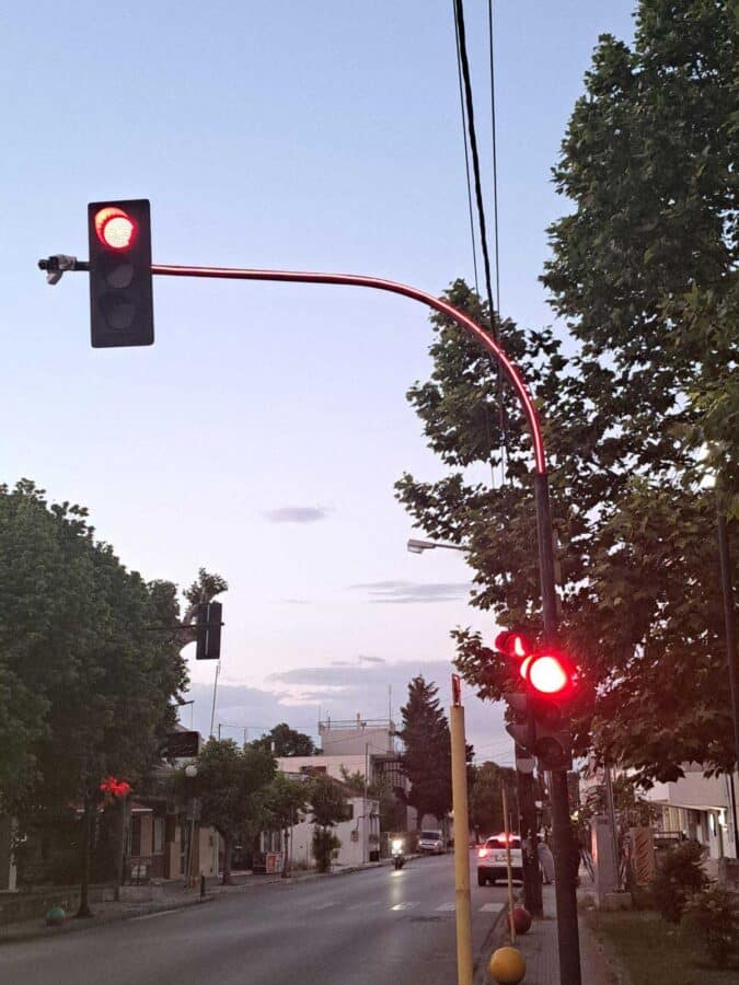 Έξυπνα φανάρια στα Τρίκαλα με σφραγίδα ΠΑΖΑΪΤΗ!