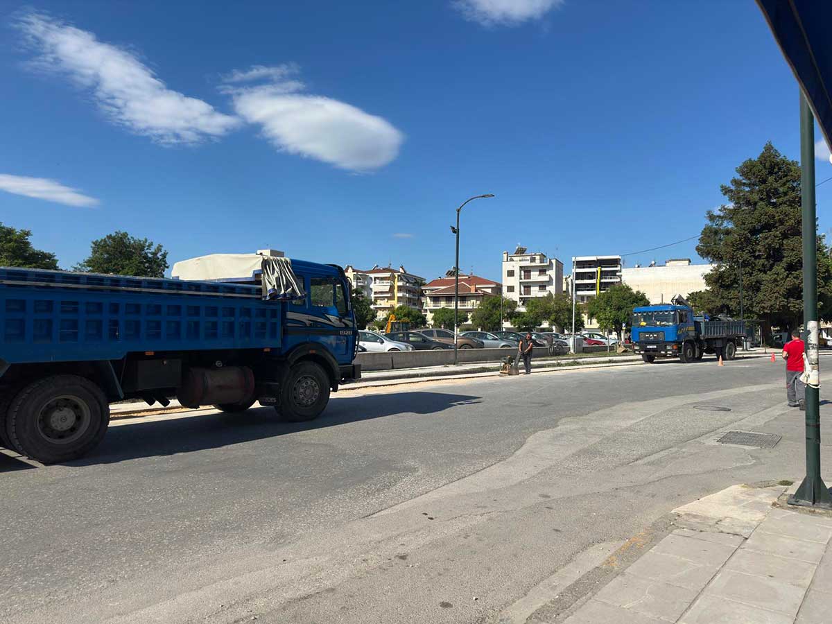Οδός Τσιτσάνη: Άσφαλτος μετά τις διαμαρτυρίες