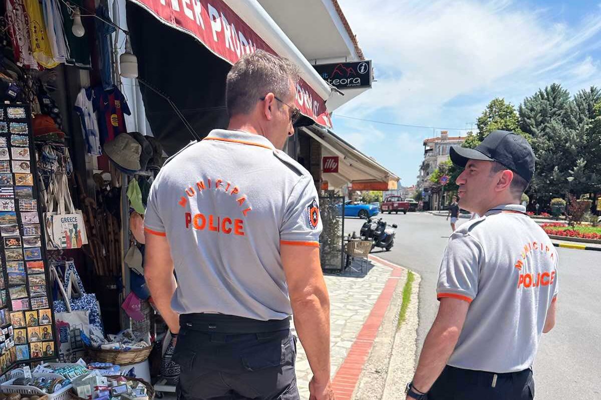 Καλαμπάκα: Πρόστιμα για καταλήψεις πεζοδρομίων