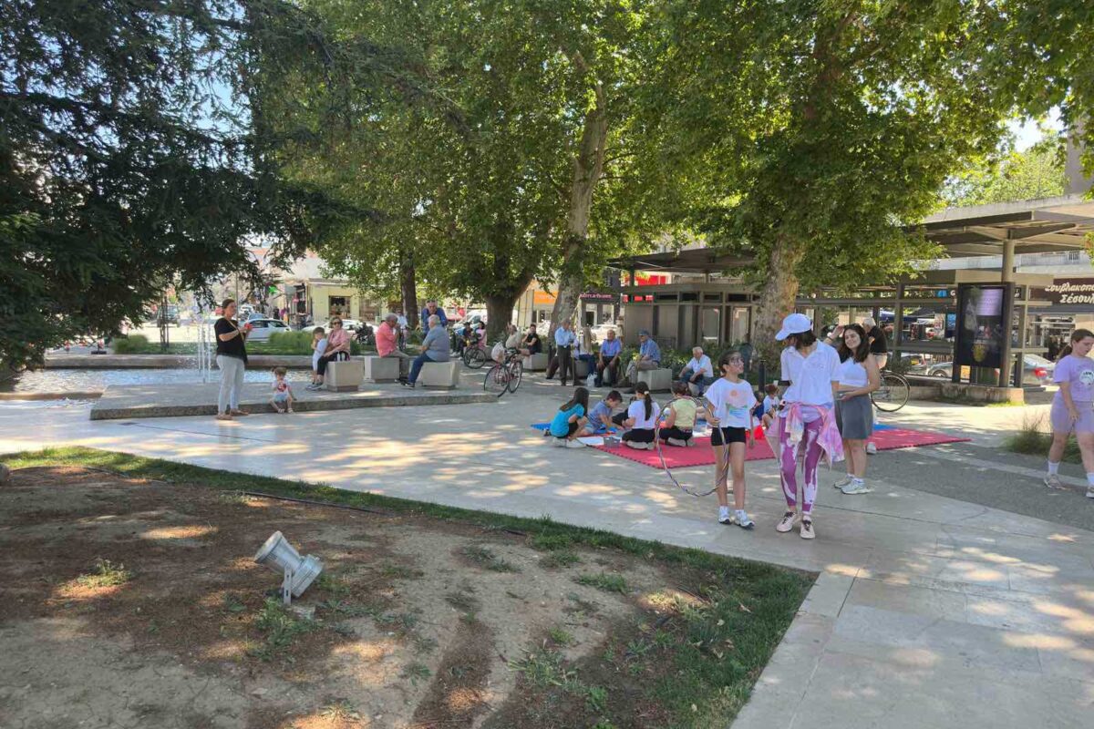 Η πλατεία γέμισε παιδιά και κίνηση