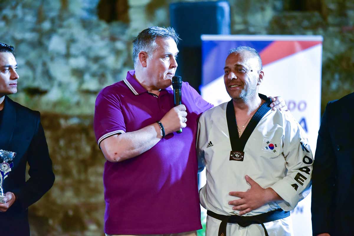ΑΓΣ ΤAEKWONDO ΤΡΙΚΑΛΩΝ : Επίδειξη με βραβεύσεις και υποσχέσεις
