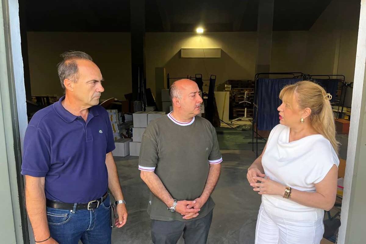 Τρίκαλα: Συνεχίζεται η βοήθεια σε πλημμυροπαθείς