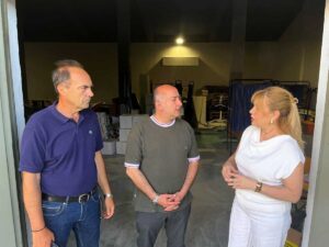 Τρίκαλα: Συνεχίζεται η βοήθεια σε πλημμυροπαθείς