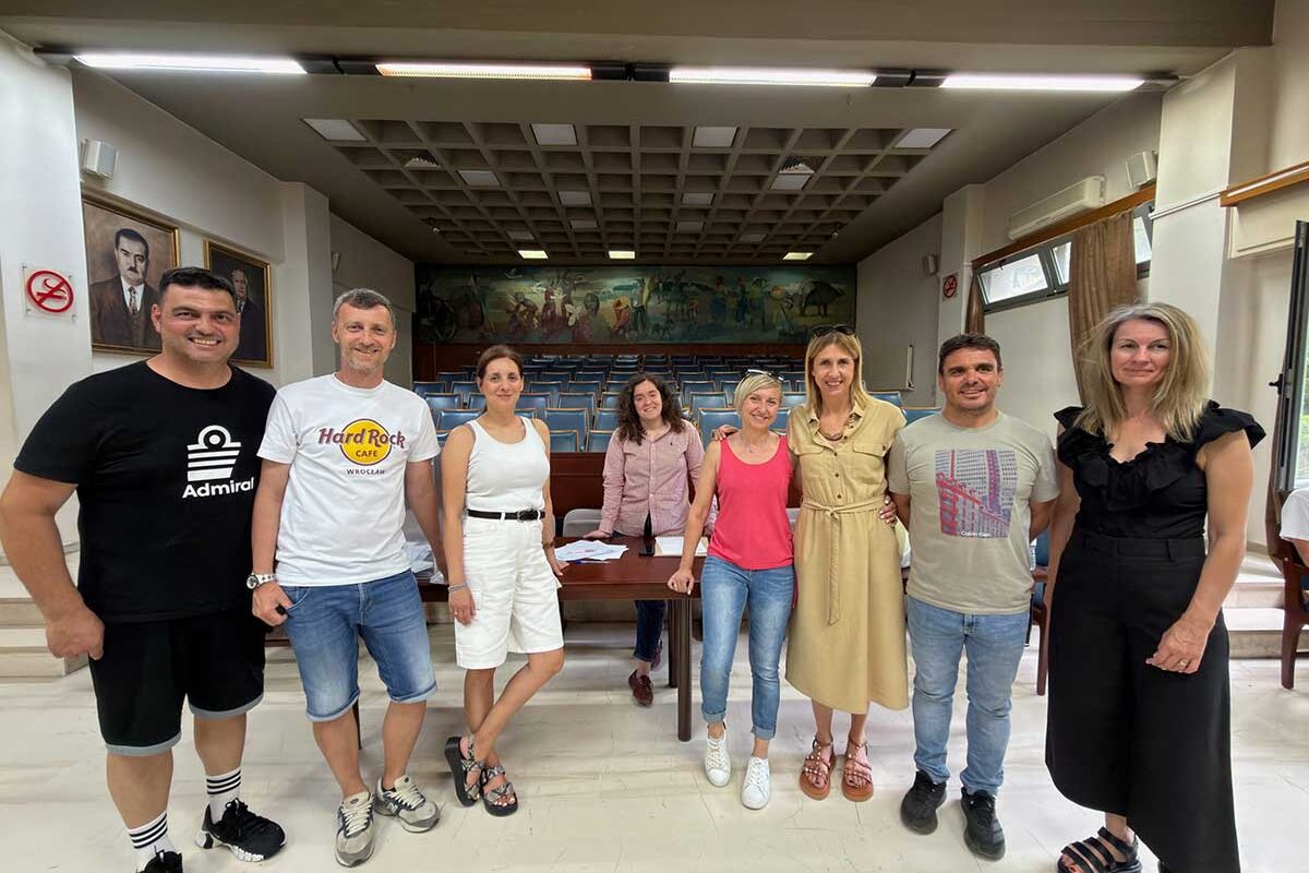 Το Δ.Σ της νεοσύστατης Λέσχης Ποδοσφαίρου Πόλης Τρικάλων
