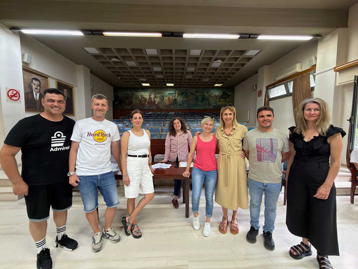 Το Δ.Σ της νεοσύστατης Λέσχης Ποδοσφαίρου Πόλης Τρικάλων