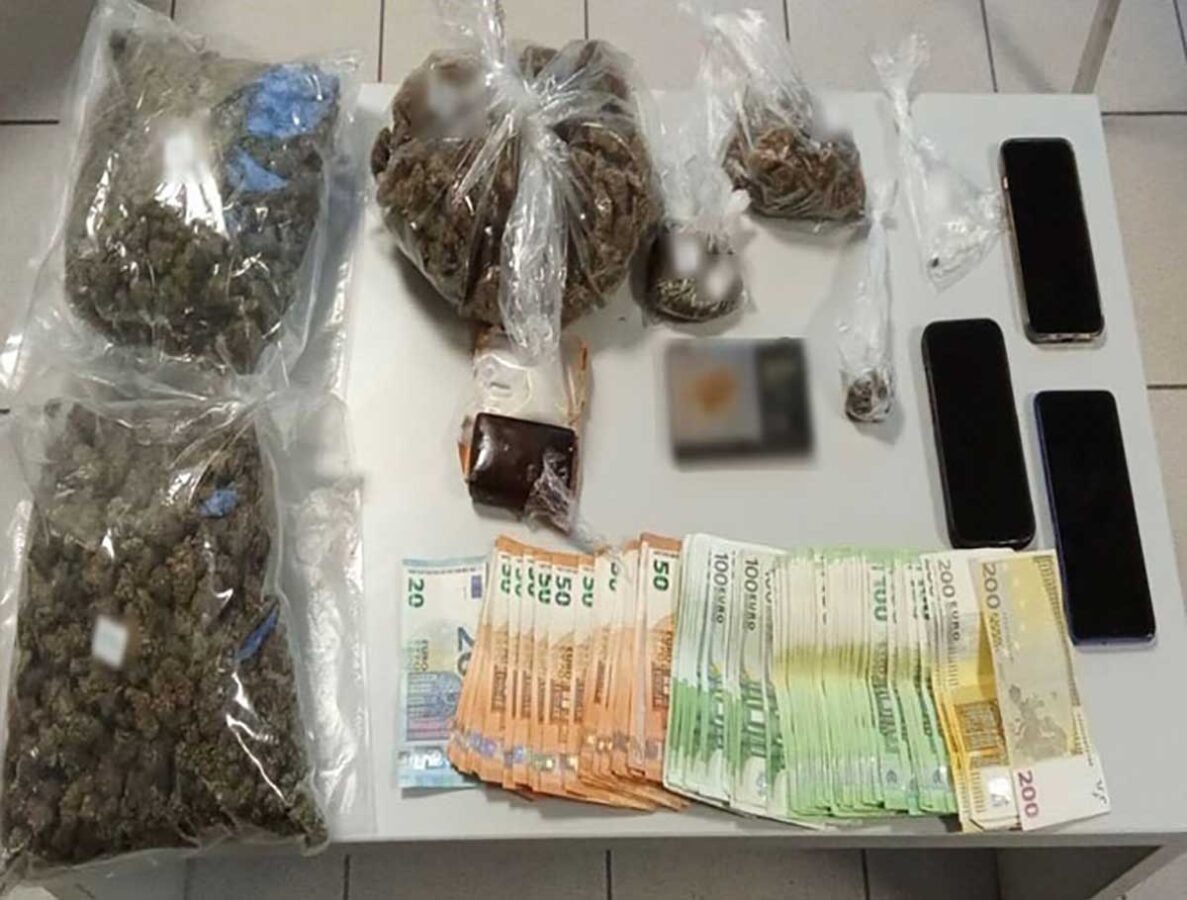 Λάρισα: Παρέλαβαν δέμα με πάνω από 1 κιλό κάνναβη
