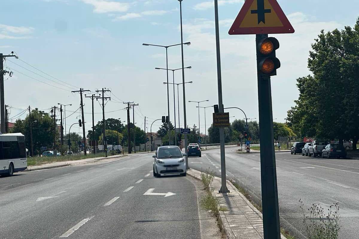 Τρίκαλα: Πάρκαρε στη λωρίδα για ένα κεράκι;