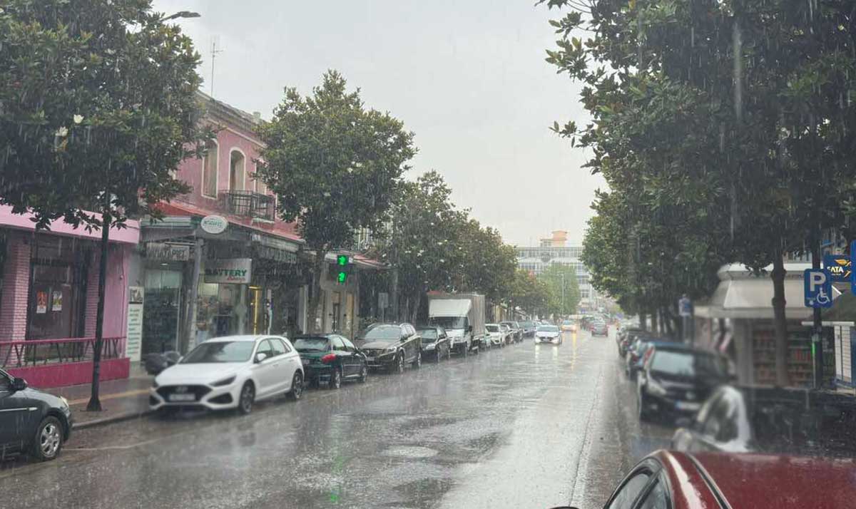 Δυνατή βροχή και πτώση θερμοκρασίας στα Τρίκαλα