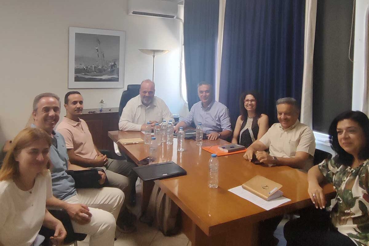Παρατάσεις στα αγροτικά μητρώα και μέτρα για κτηνοτρόφους