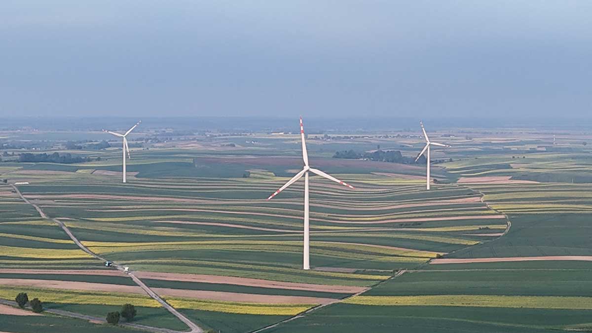 Η ΔΕΗ μπαίνει στην Πολωνία με έργα ΑΠΕ 277,3 MW
