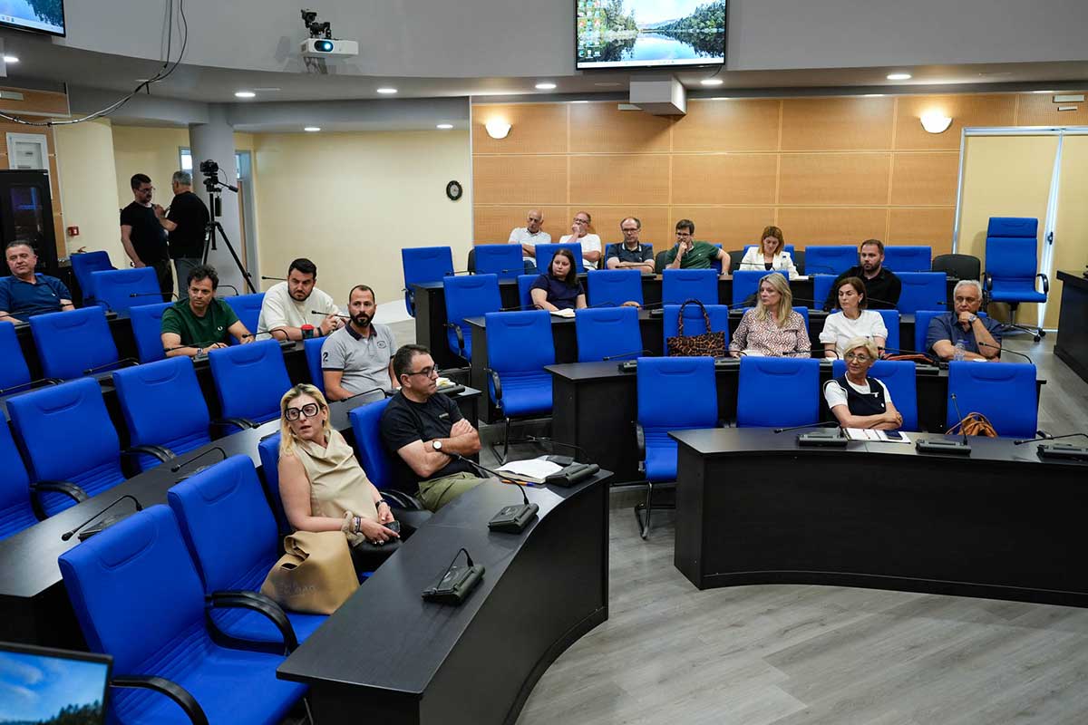 Τυρόγαλα και ευλογιά στη σύσκεψη με τυροκόμους