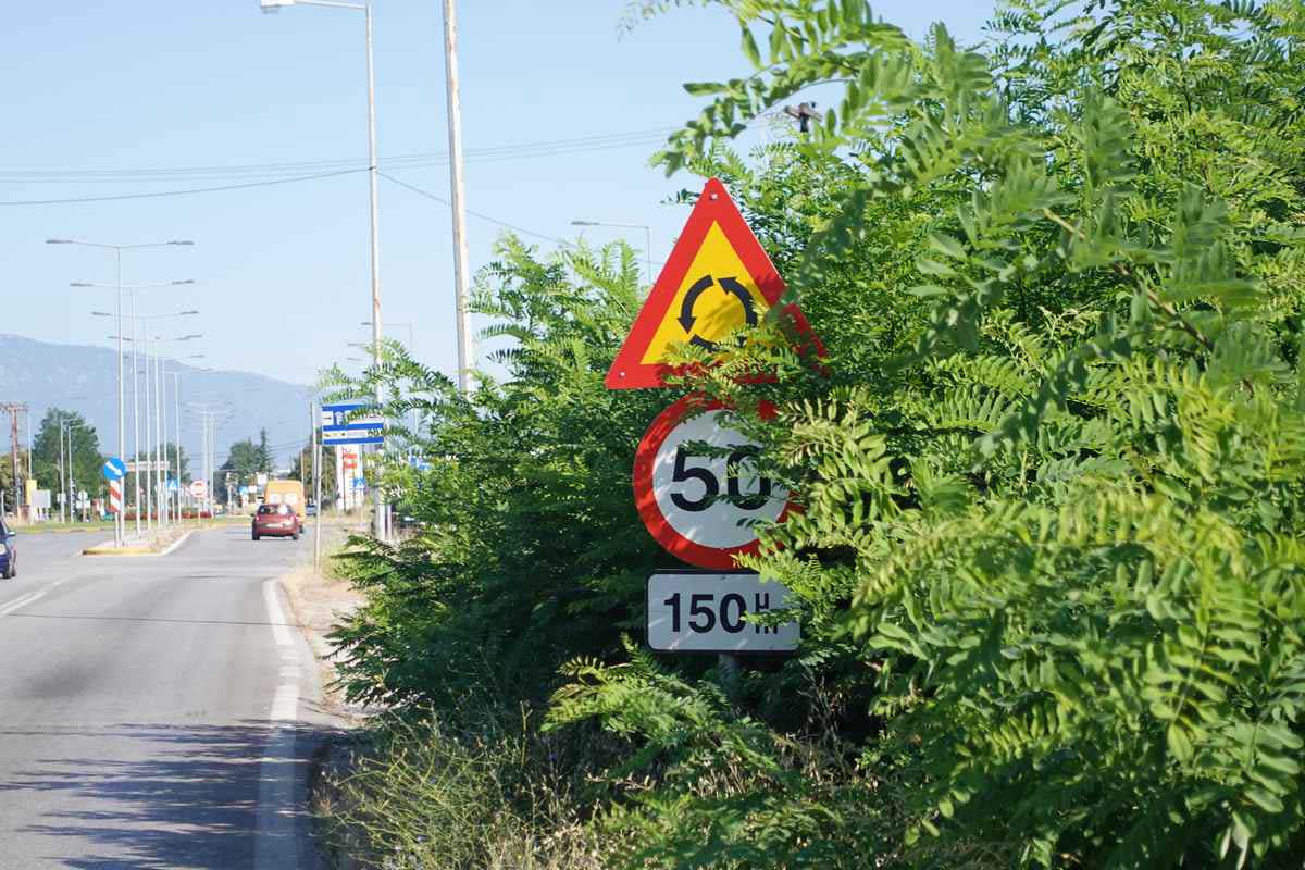 Ελλοχεύει κίνδυνος… Κρυφά σήματα, φανερές παραλείψεις