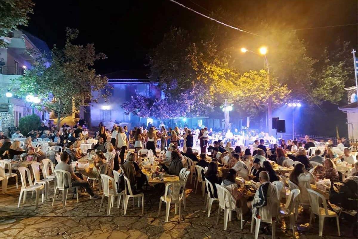 Με χορό και κόσμο το 1ο Αντάμωμα Ξυλοπαροικιωτών