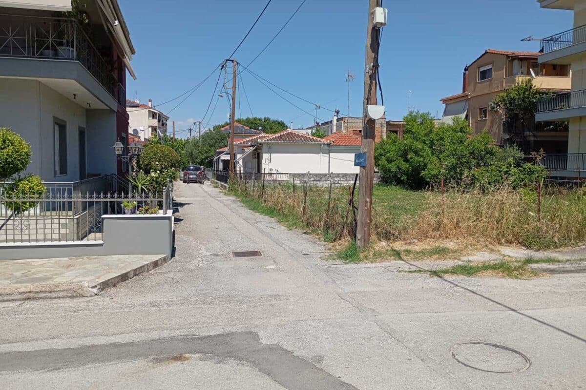 Η Χάλκης έκλεισε, όχι από έργα αλλά από παρκάρισμα