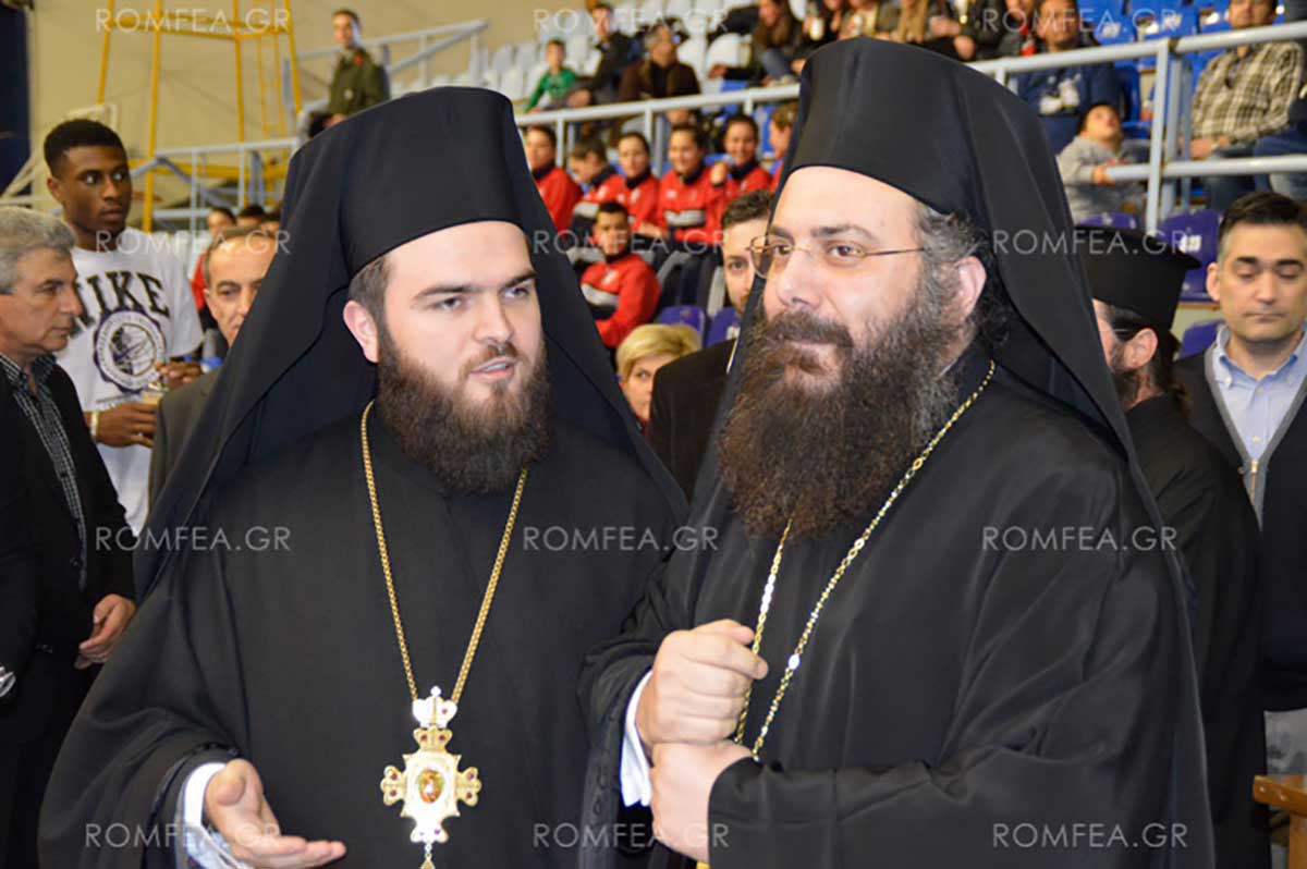 Το κλαρίνο δεν άδειασε τις εκκλησίες