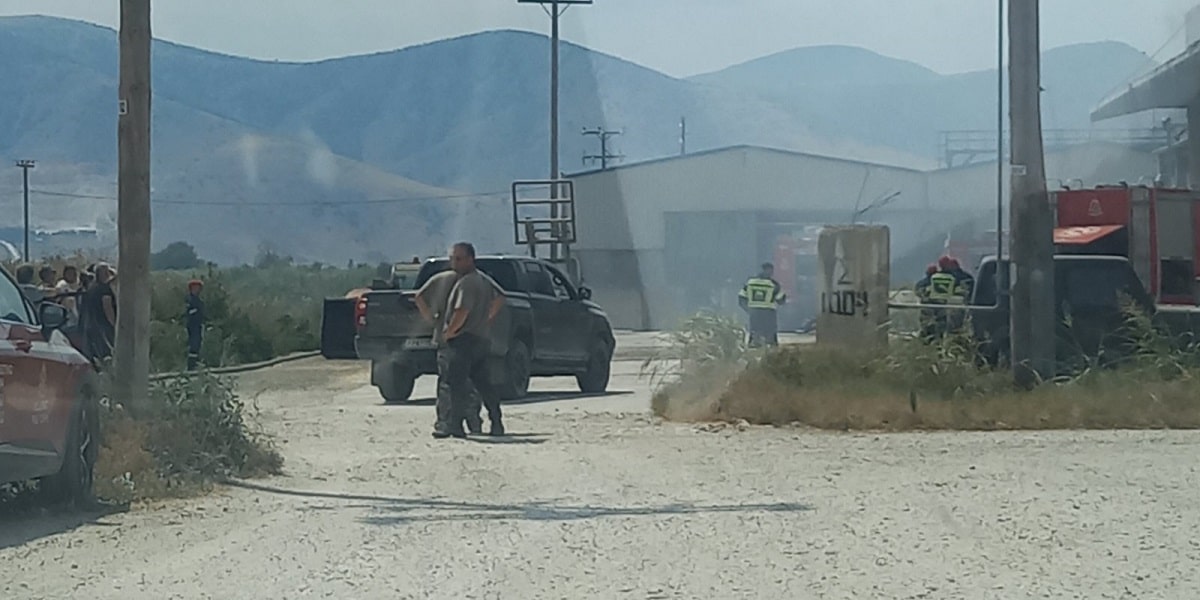 Διπλός συναγερμός για φωτιά στον Αμπελώνα