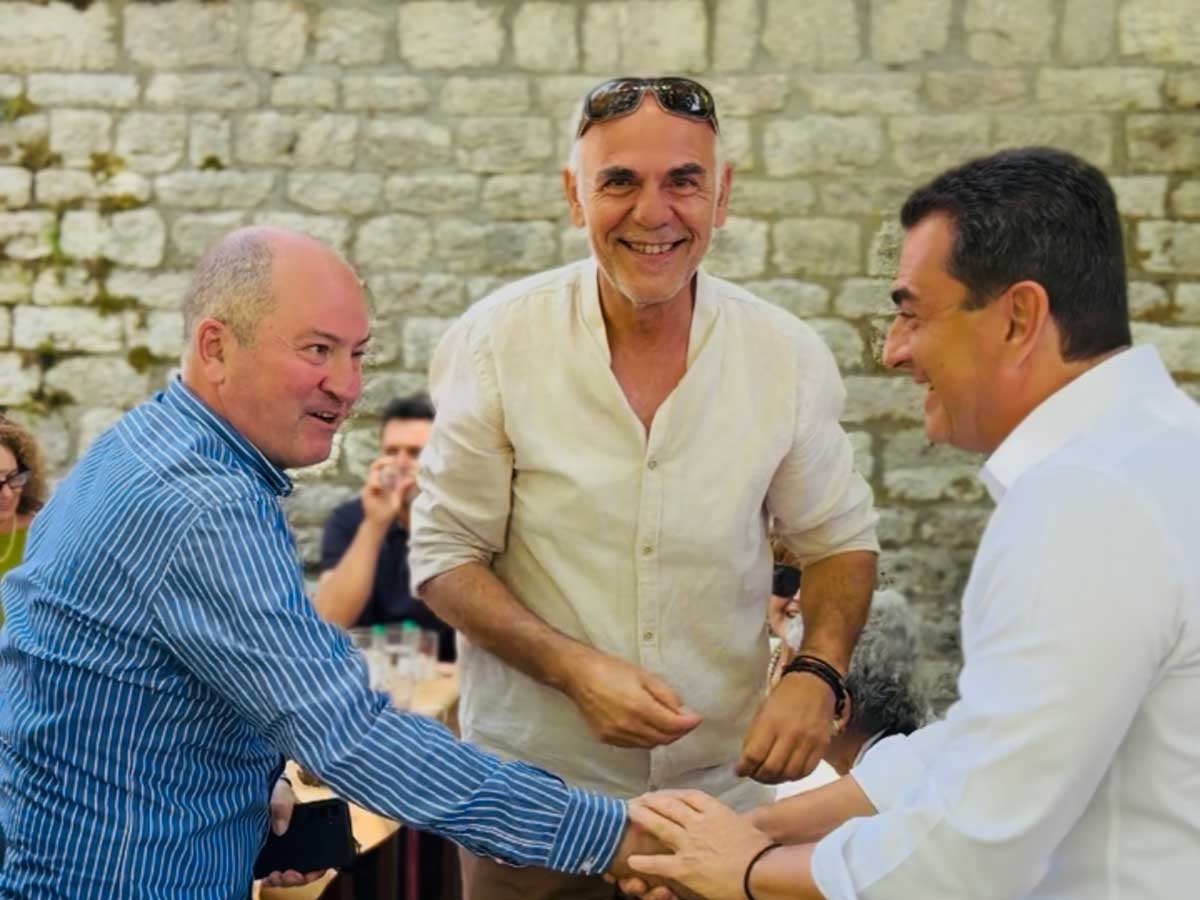 Ο Σκρέκας πήρε σβάρνα τα χωριά του Ασπροποτάμου