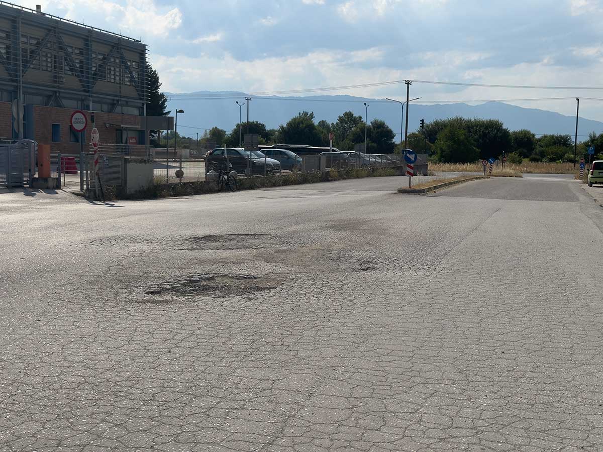 Τρίκαλα: Εικόνα ντροπής στην πρόσβαση του ΚΤΕΛ