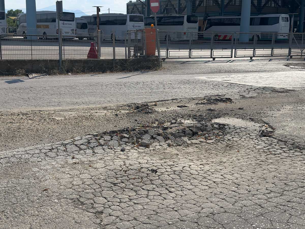 Τρίκαλα: Εικόνα ντροπής στην πρόσβαση του ΚΤΕΛ