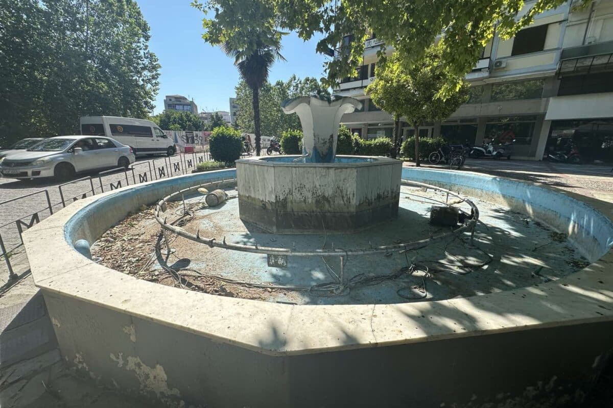 ΑΕΚ στην πλατεία, συντριβάνι στην εγκατάλειψη