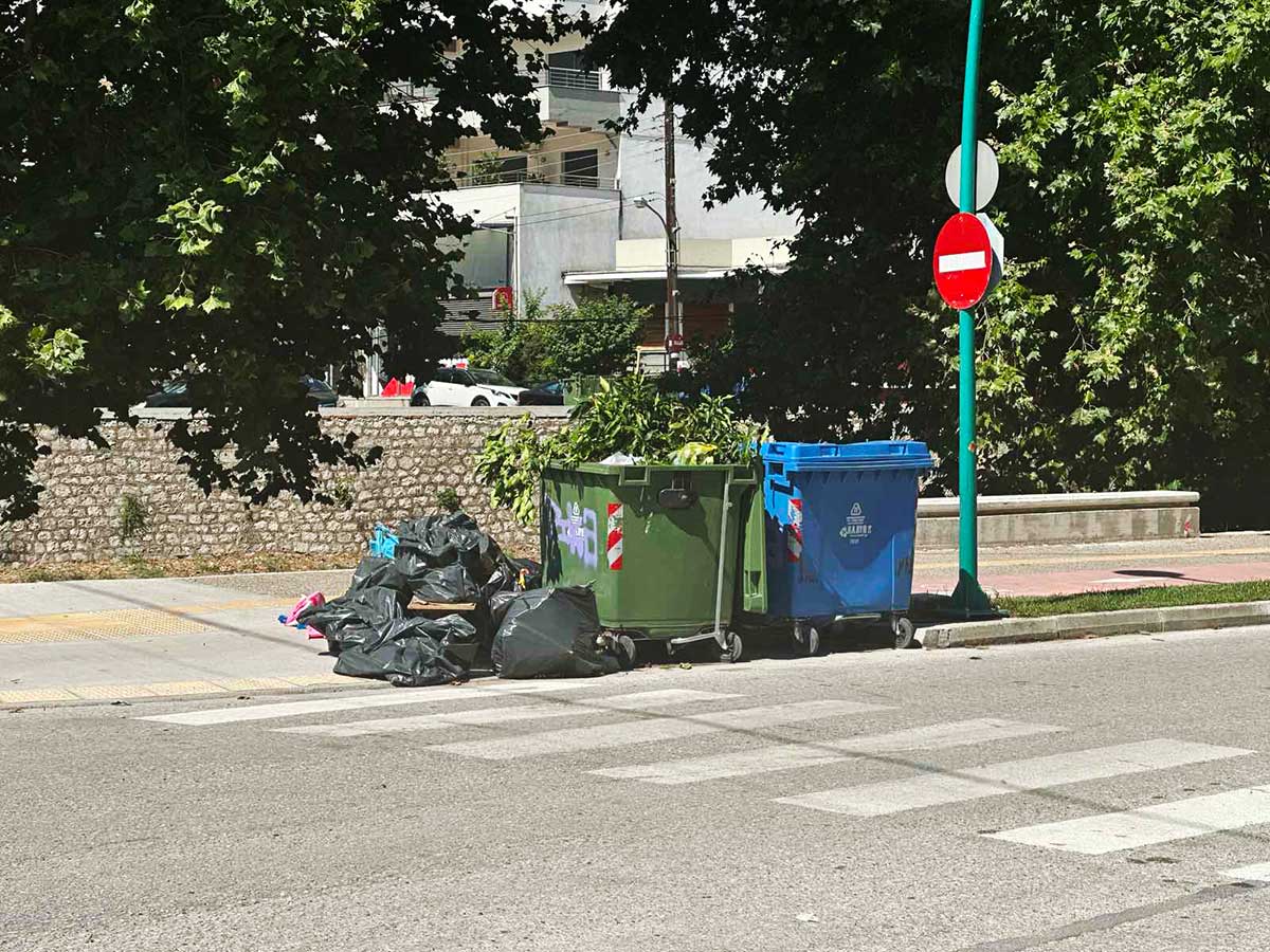 Στα Τρίκαλα ο ποδηλατόδρομος οδηγεί στα σκουπίδια