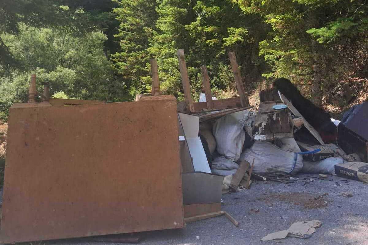 Πύλη: «Χωματερές αντί για Γεωπάρκο» – Σφοδρή επίθεση Μητρονάτσιου στον Μαράβα