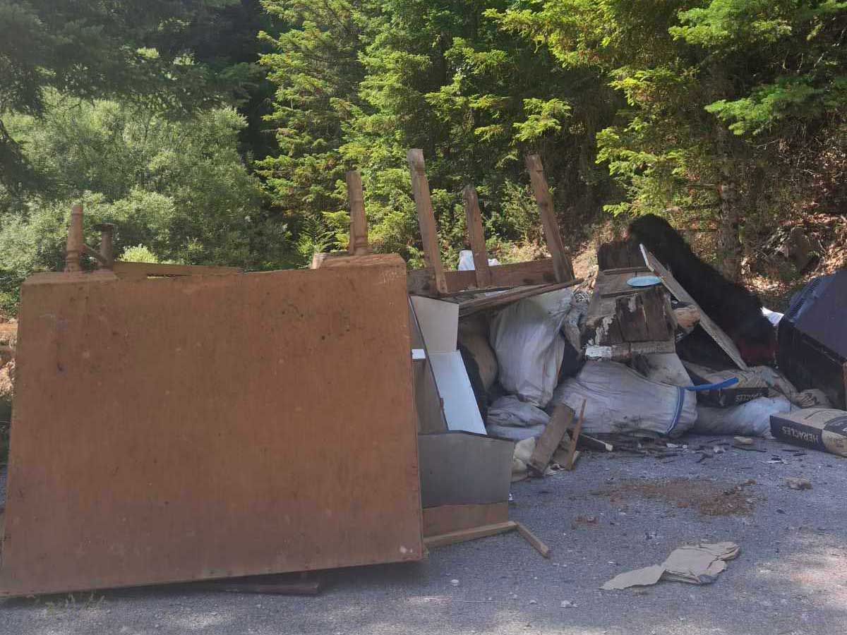 Πύλη: «Χωματερές αντί για Γεωπάρκο» – Σφοδρή επίθεση Μητρονάτσιου στον Μαράβα