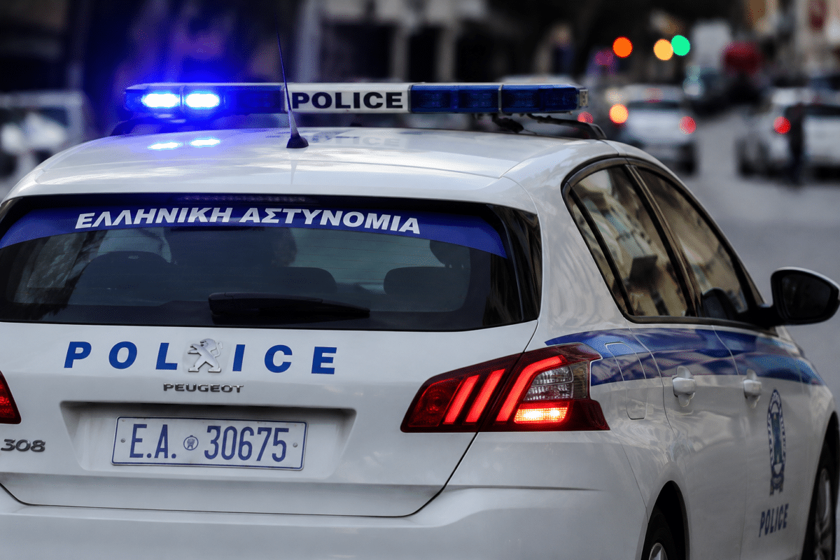 Θεσσαλία: Τρεις συλλήψεις για δυνατή μουσική και οδήγηση χωρίς δίπλωμα