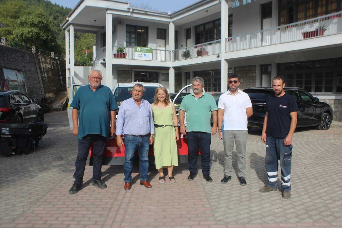 Δήμος Πύλης: Νέο 4x4 για την Πολιτική Προστασία… και σκόρδα για παν ενδεχόμενο