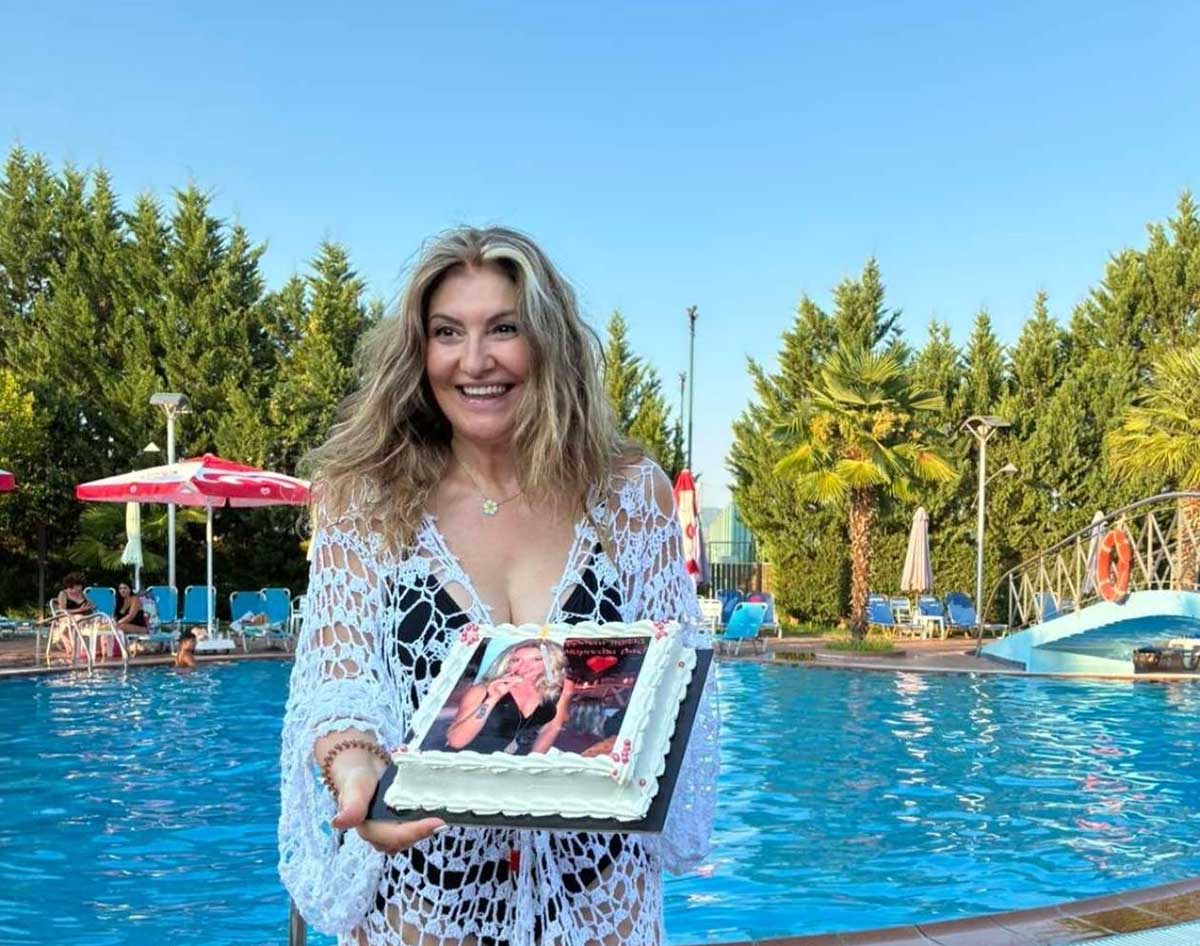 Τα «Μαριναρίσματα» βγήκαν… στην πισίνα για γενέθλια