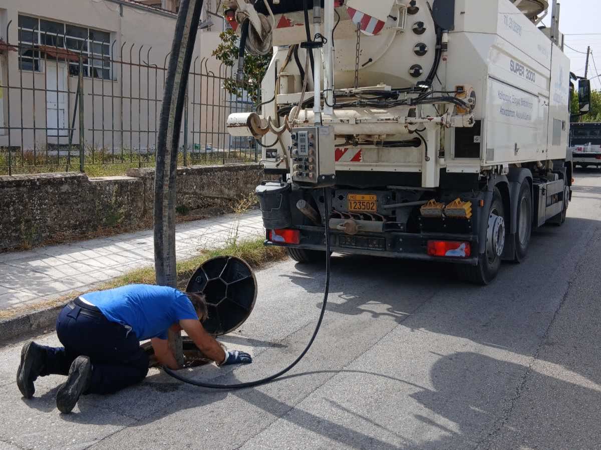 Τρίκαλα: Καθαρισμός και έλεγχος του δικτύου ομβρίων