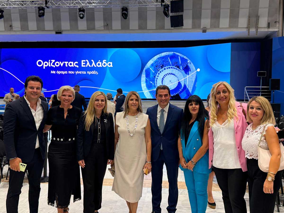 Σκρέκας στη ΔΕΘ: Δεν προλάβαινε τις χειραψίες