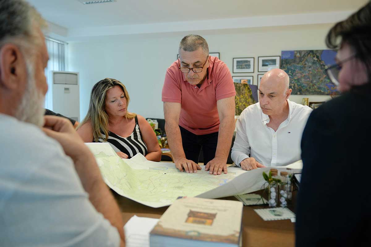 Δορυφορικό σταθμό στη Θεσσαλία εξετάζουν Περιφέρεια και Αστεροσκοπείο
