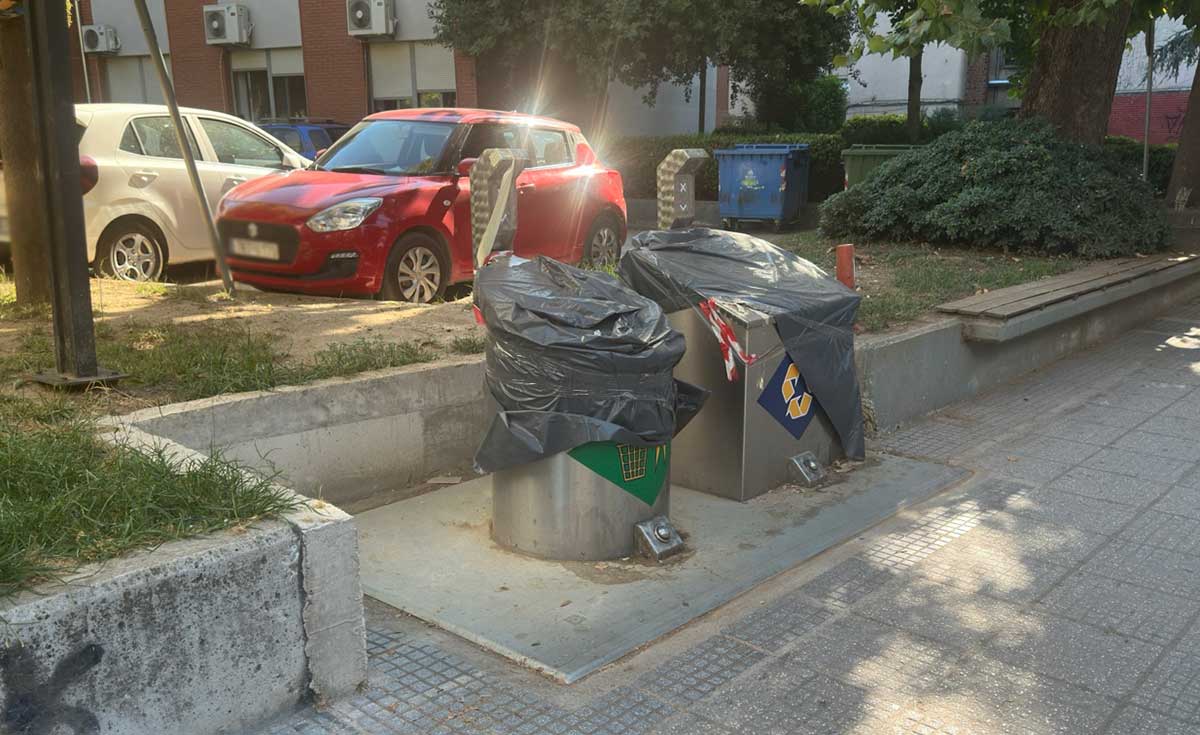 Τρίκαλα: Τι γίνεται με τους βυθιζόμενους κάδους;