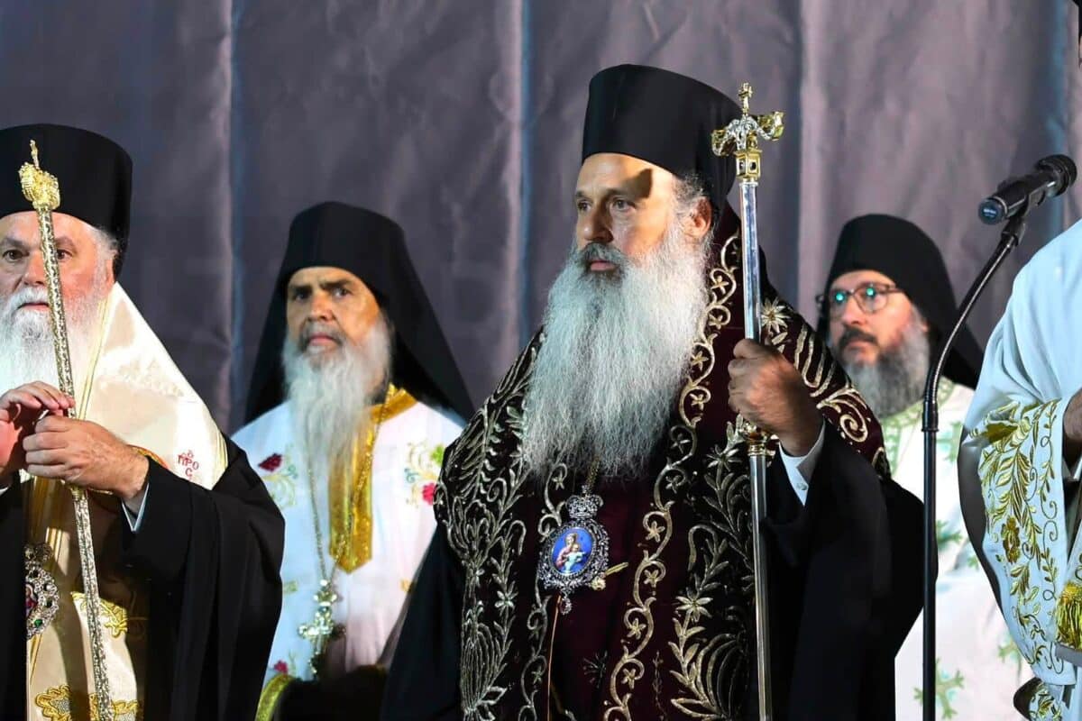 Καλαμπάκα: Πλήθος πιστών στη λιτανεία του Αγίου Βησσαρίωνος
