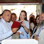 Σε στενό κύκλο η βάπτιση, σε ευρεία κυκλοφορία το δελτίο