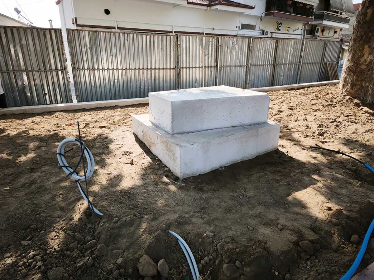 Τρίκαλα: Η πλατεία τρέχει, η πόλη μένει εργοτάξιο